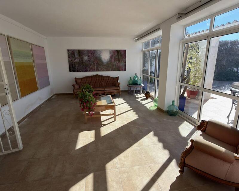 6 bedroom Country House for sale