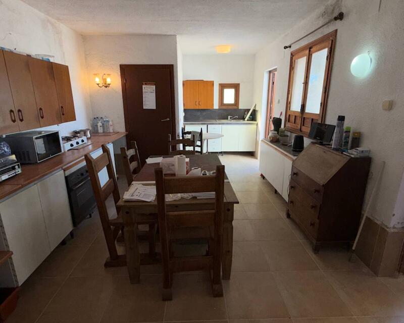 6 bedroom Country House for sale