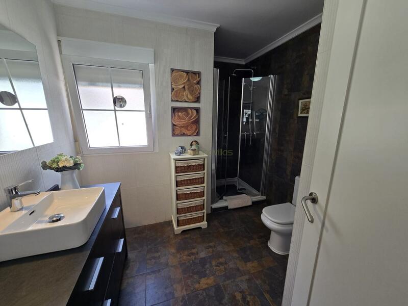 3 bedroom Country House for sale