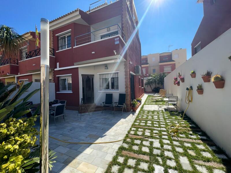 Townhouse for sale in Torre de la Horadada, Alicante