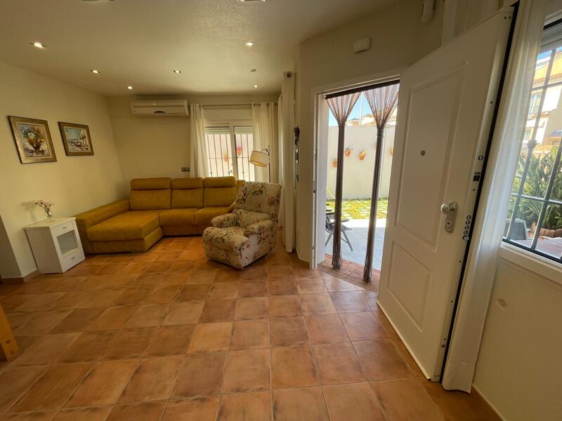 4 bedroom Townhouse for sale