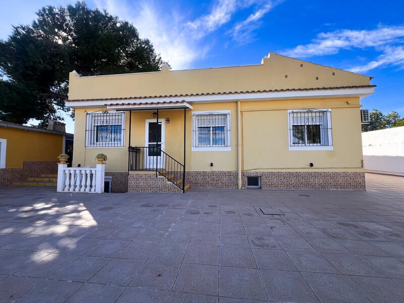 6 bedroom Country House for sale