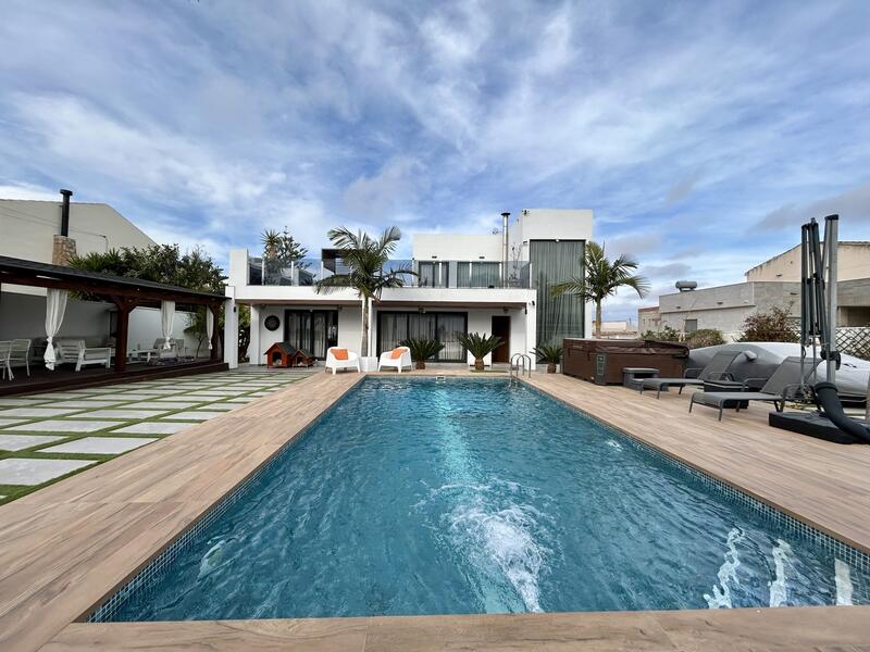 3 slaapkamer Villa Te koop