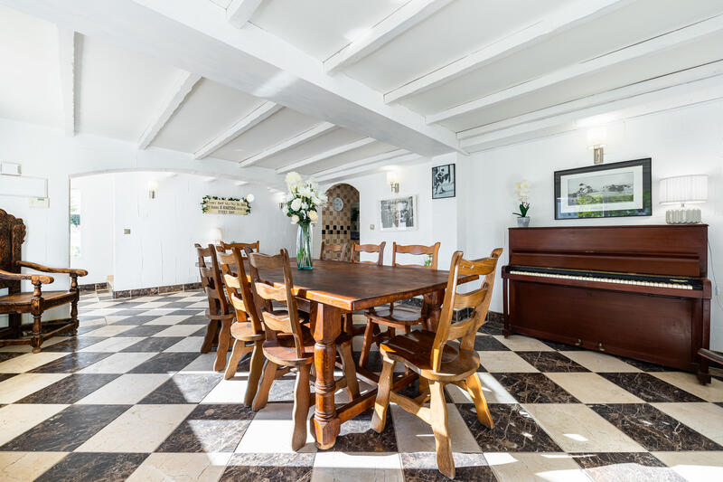 7 sovrum Villa till salu