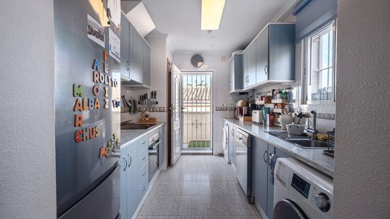 6 спальная комната вилла продается