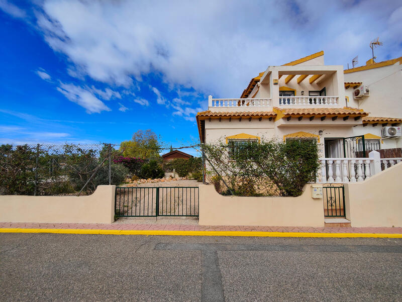 3 bedroom Townhouse for sale