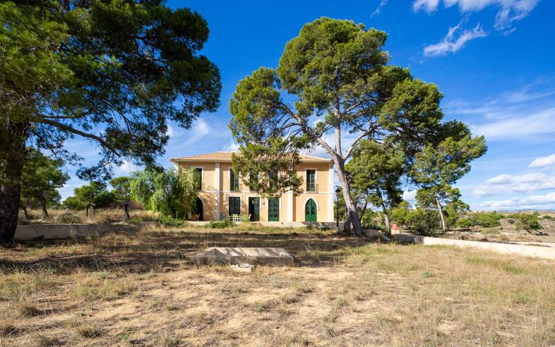 7 bedroom Villa for sale