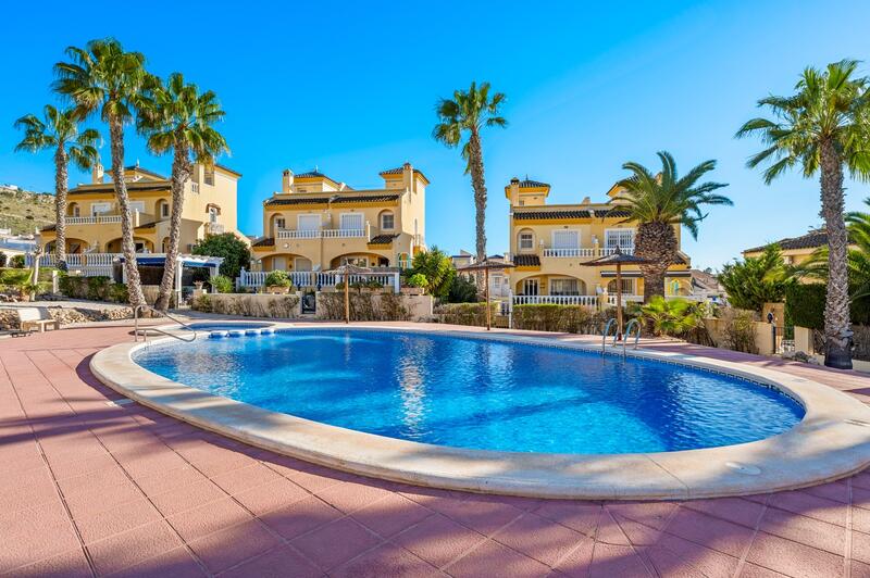 Villa en venta en Benijófar, Alicante