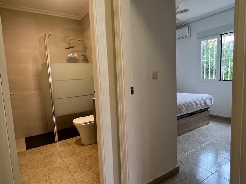 2 Schlafzimmer Villa zu verkaufen