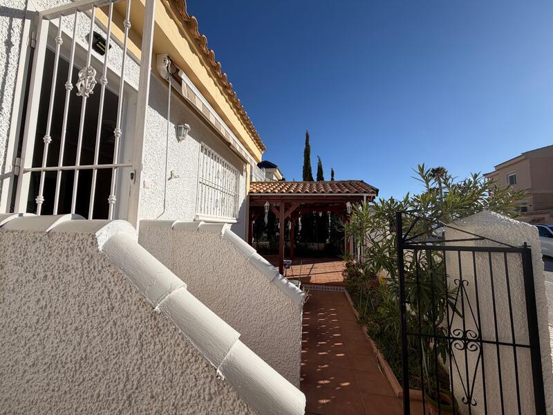 2 Schlafzimmer Villa zu verkaufen