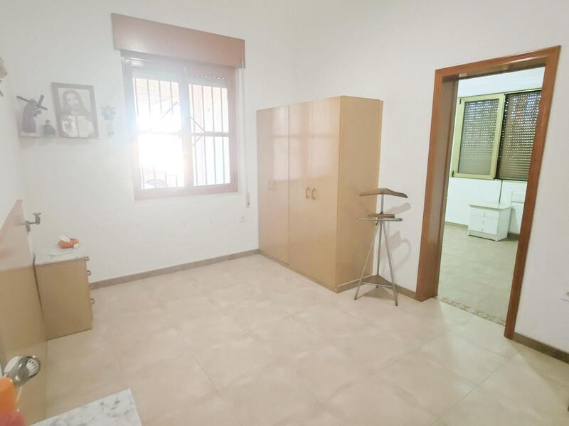 6 bedroom Villa for sale