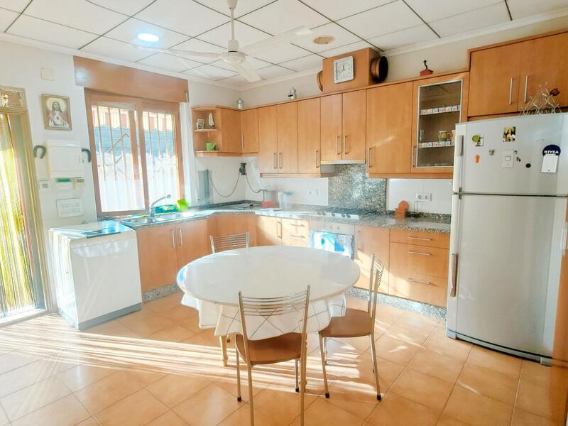 6 bedroom Villa for sale