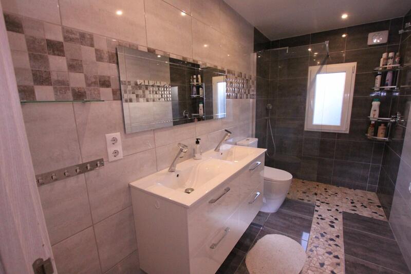 5 bedroom Country House for sale