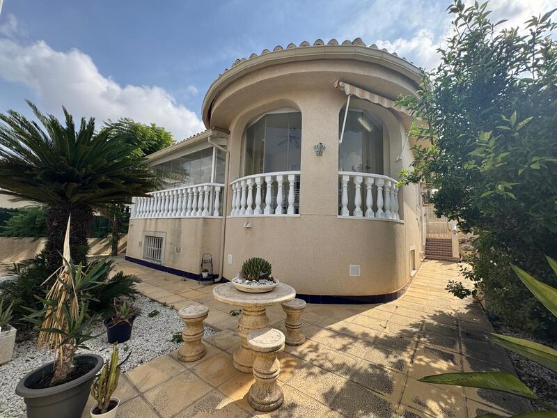 Villa for sale in Benijófar, Alicante