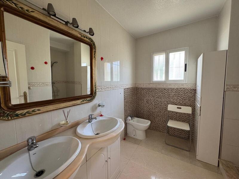 5 bedroom Villa for sale