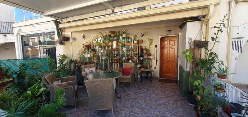 Stadthaus zu verkaufen in Guardamar del Segura, Alicante