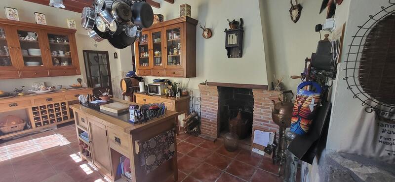 6 bedroom Country House for sale