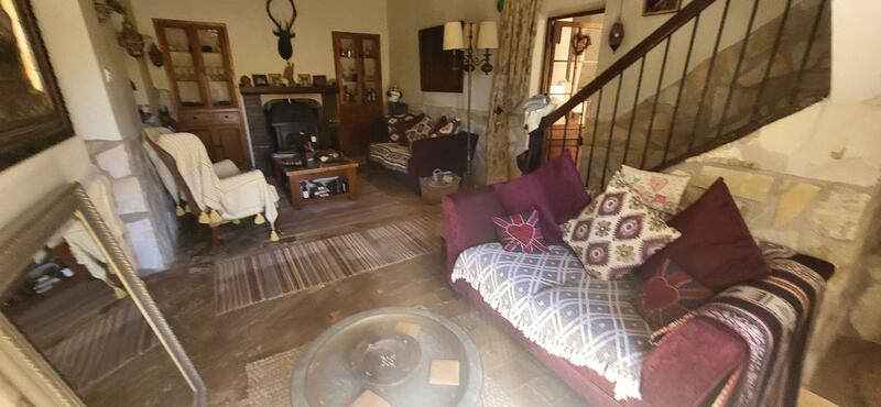 6 bedroom Country House for sale