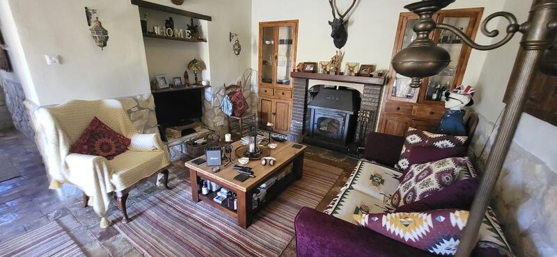 6 bedroom Country House for sale