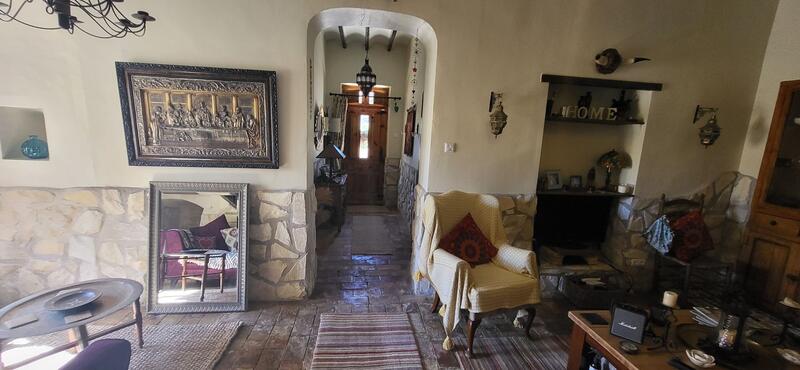 6 bedroom Country House for sale