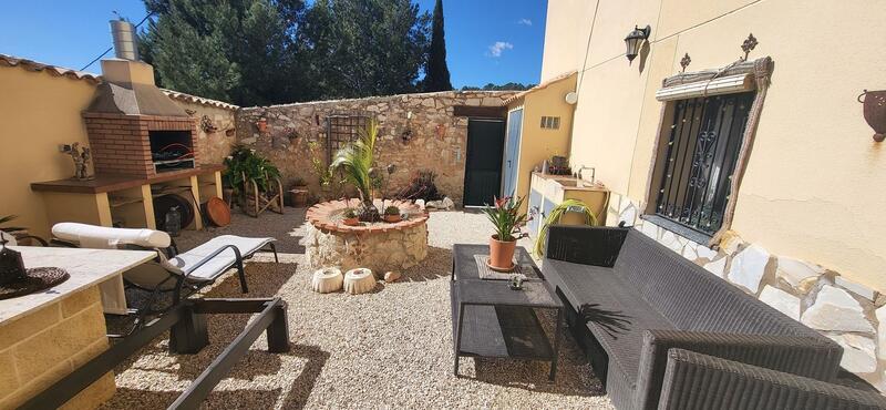 6 bedroom Country House for sale