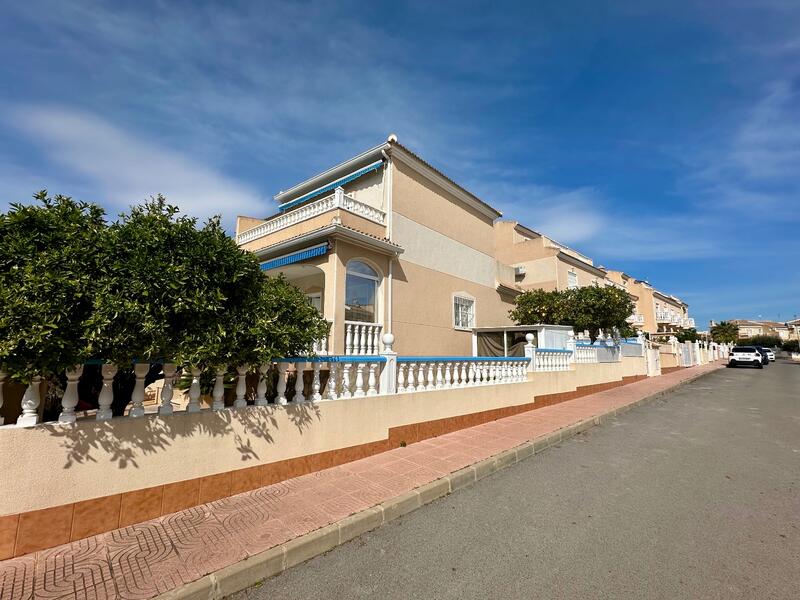 2 soveværelse Byhus til salg