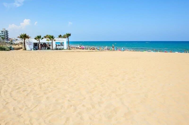 2 bedroom Townhouse for sale