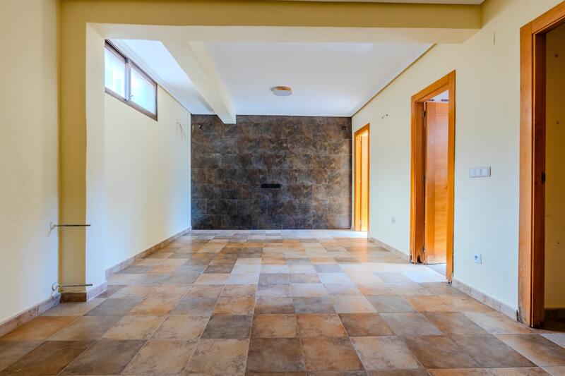 6 bedroom Villa for sale