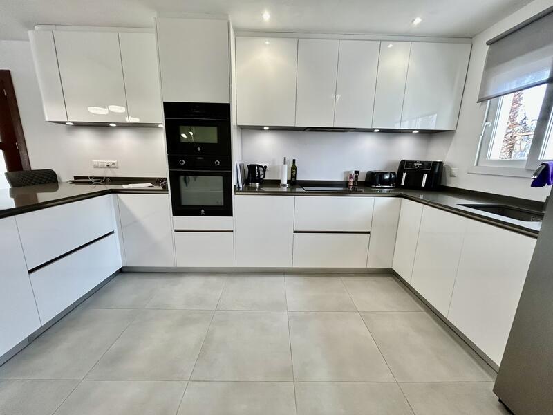 6 bedroom Villa for sale