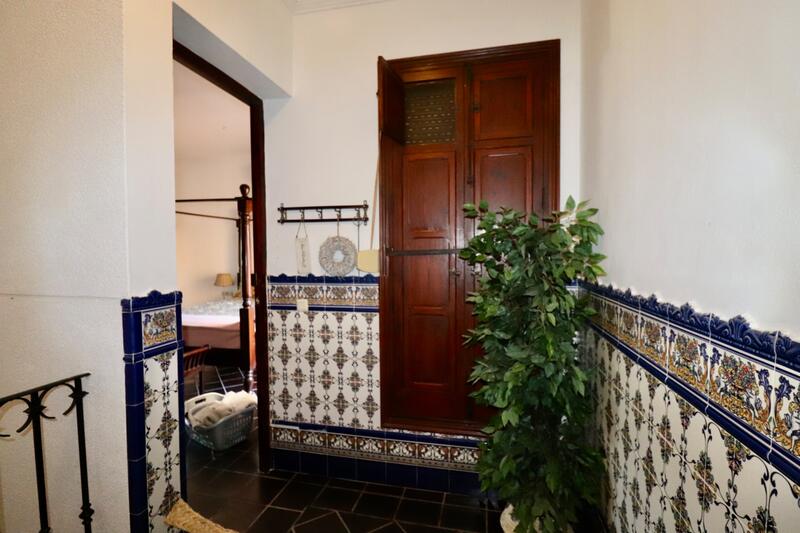 6 bedroom Country House for sale