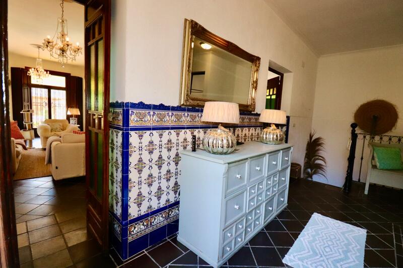 6 bedroom Country House for sale