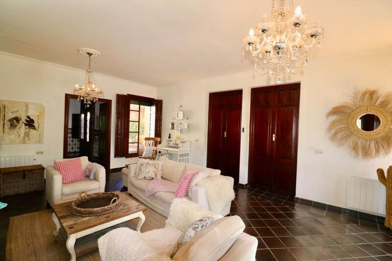 6 bedroom Country House for sale
