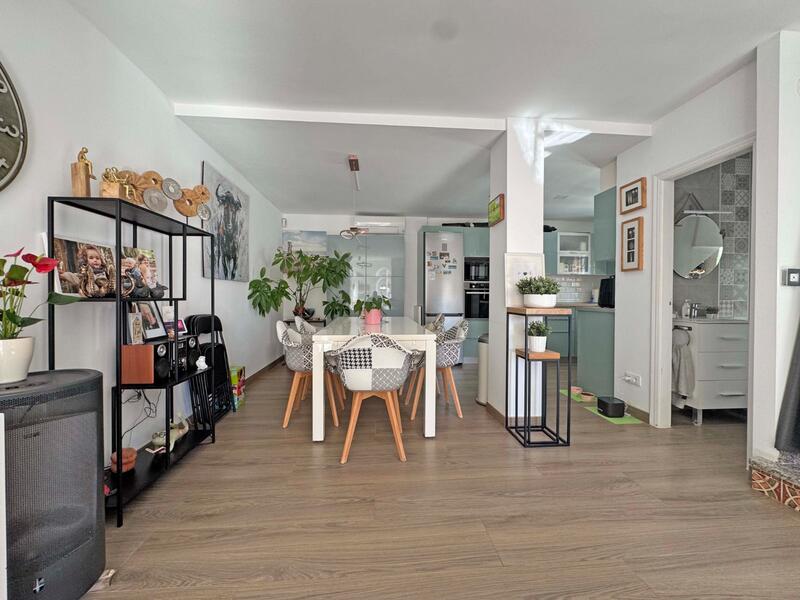 2 bedroom Townhouse for sale