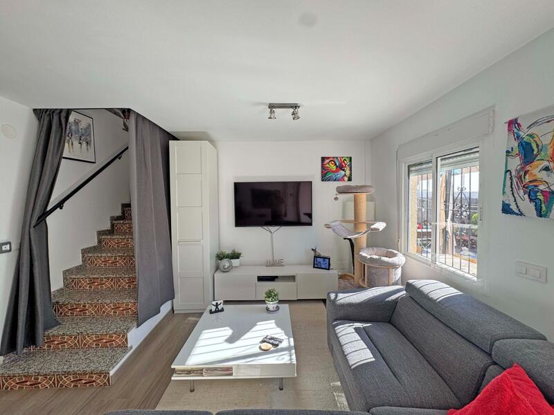 2 bedroom Townhouse for sale