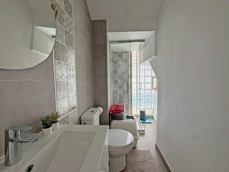 2 bedroom Townhouse for sale