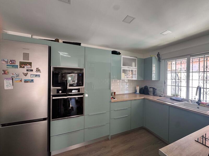 2 bedroom Townhouse for sale