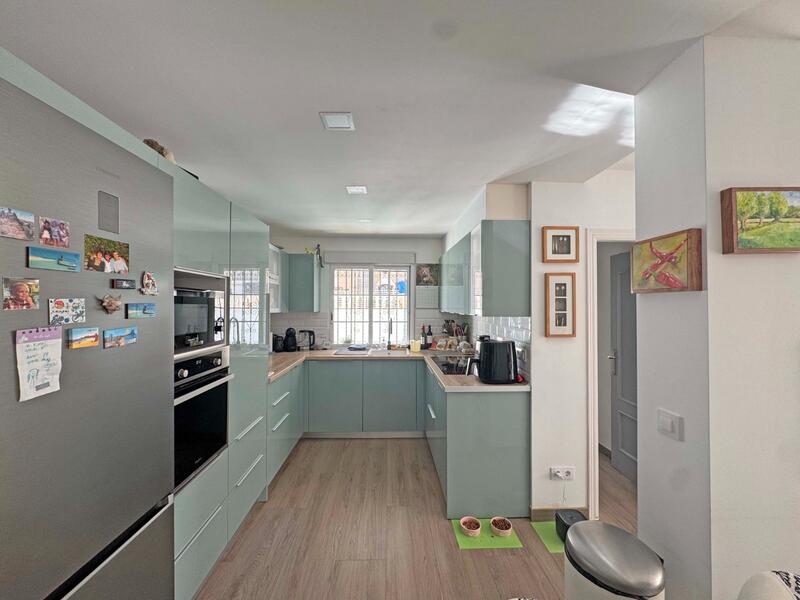 2 bedroom Townhouse for sale