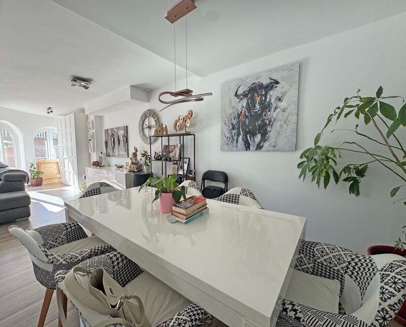 2 bedroom Townhouse for sale