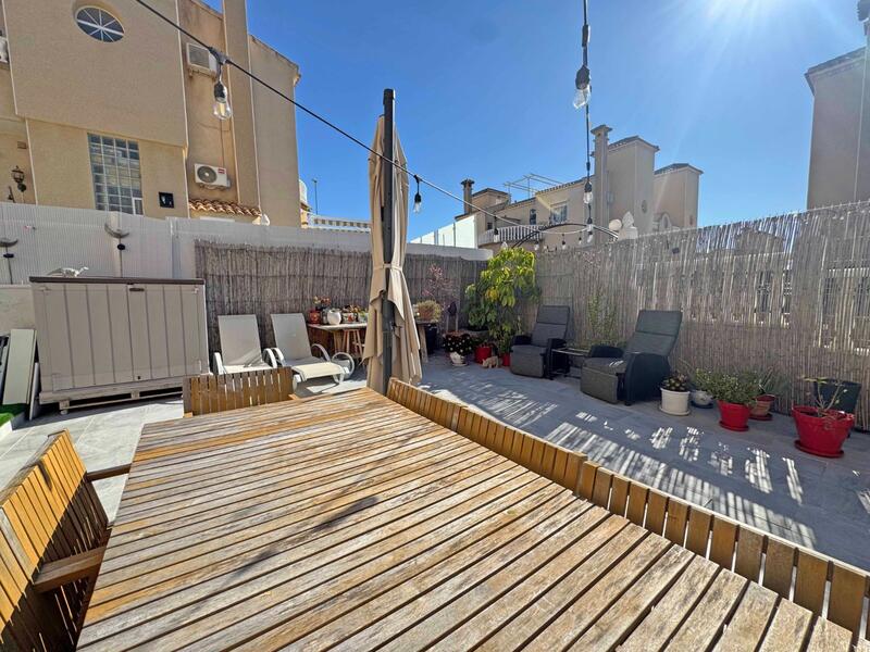 2 bedroom Townhouse for sale