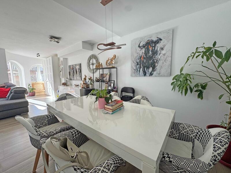 2 bedroom Townhouse for sale