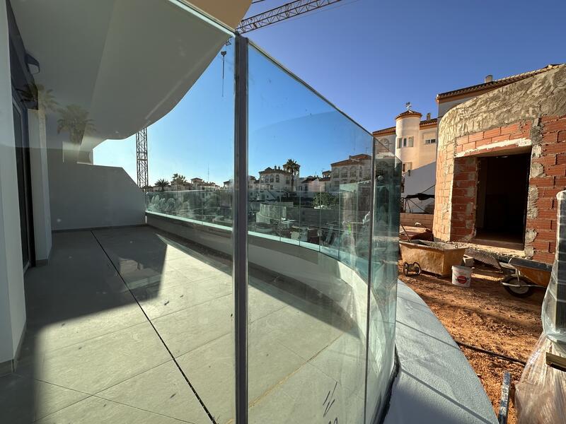 3 bedroom Apartment for sale