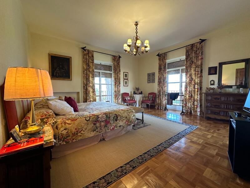 15 bedroom Country House for sale