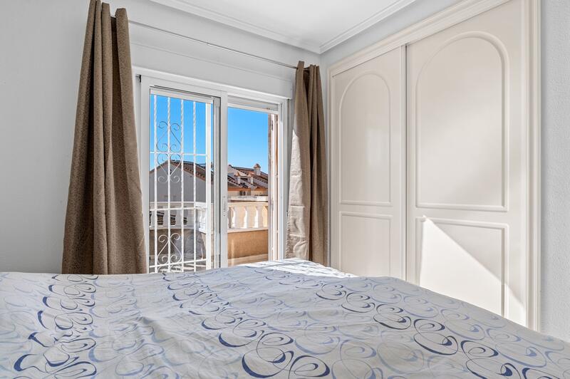 2 bedroom Townhouse for sale