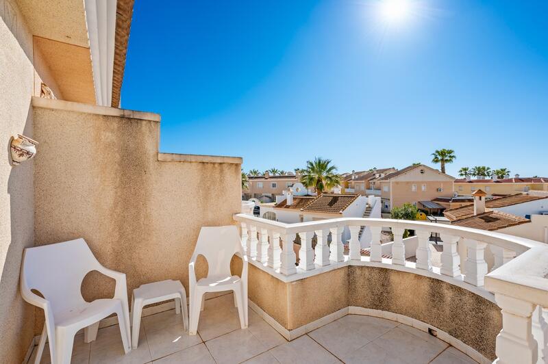 2 bedroom Townhouse for sale