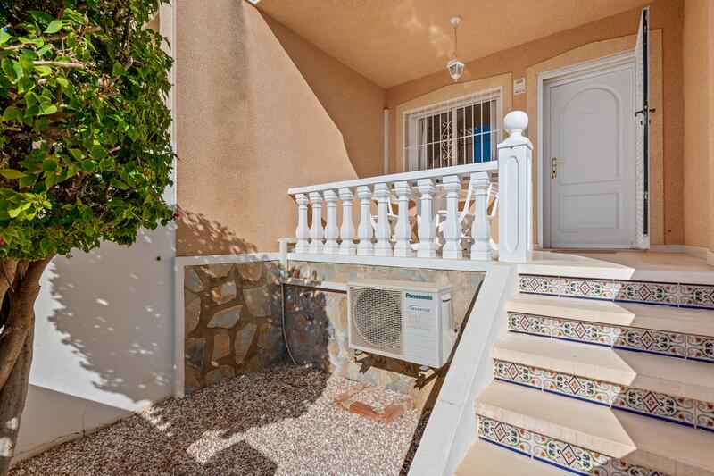 2 bedroom Townhouse for sale