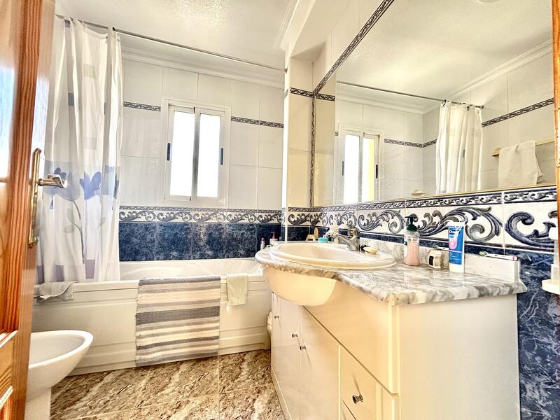 3 bedroom Townhouse for sale