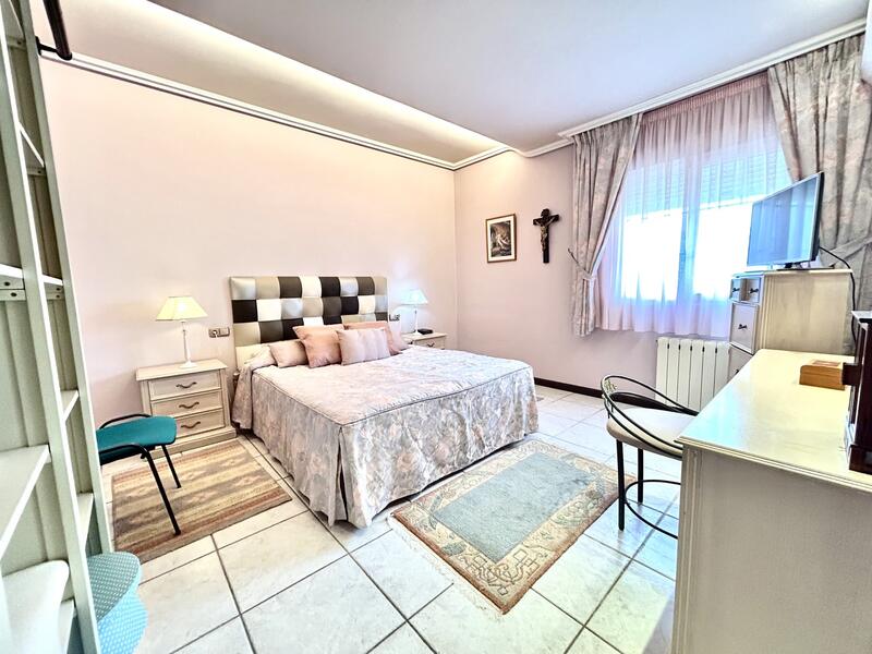 6 bedroom Villa for sale 6 bedroom Villa for sale