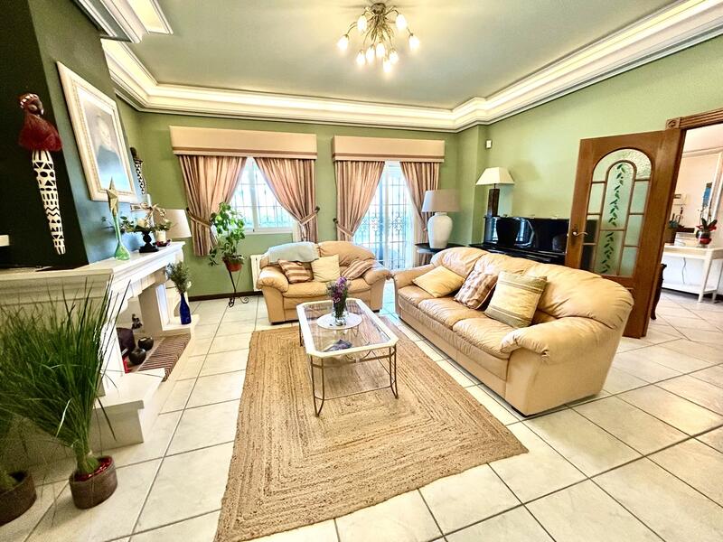 6 bedroom Villa for sale 6 bedroom Villa for sale