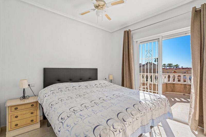 2 bedroom Townhouse for sale