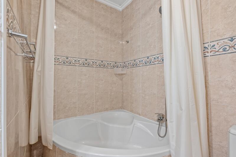 2 bedroom Townhouse for sale